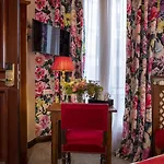 Des Marronniers Parigi